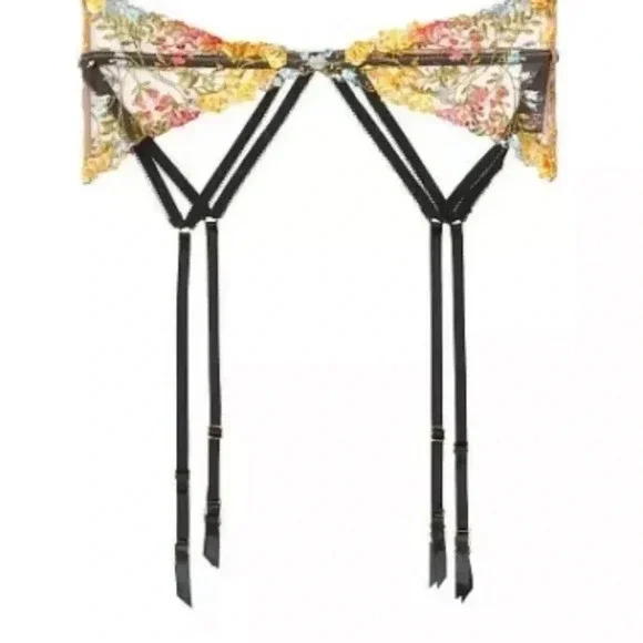 Victoria’s Secret Dream Angel Unlined Plunge with Matching Garter & Black Panty